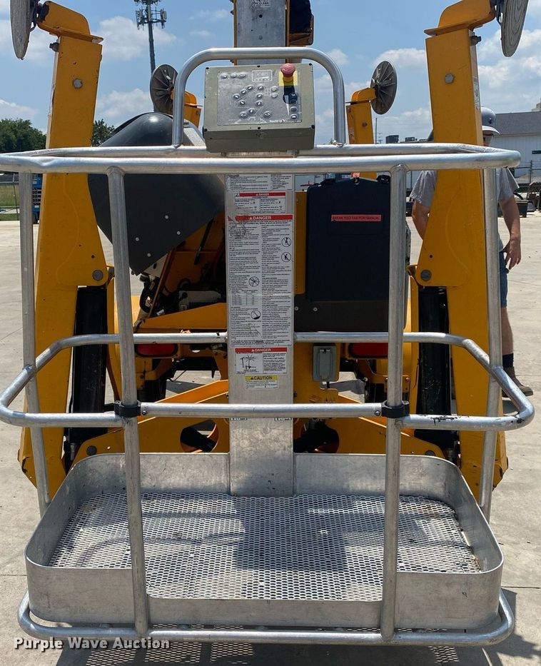 image for item DI7828 2017 Haulotte 5533A  boom lift