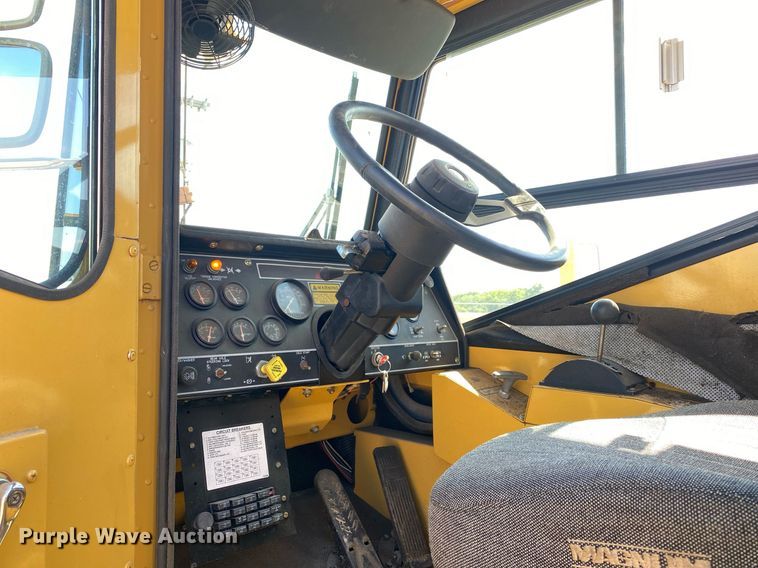 image for item DI7829 1999 Grove 4425G  crane