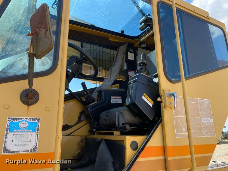 image for item DI7829 1999 Grove 4425G  crane