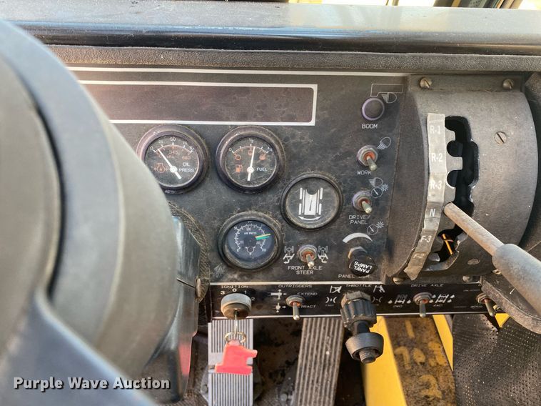 image for item DI7829 1999 Grove 4425G  crane