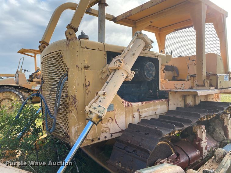 image for item DI7832 1973 Caterpillar D7F  dozer