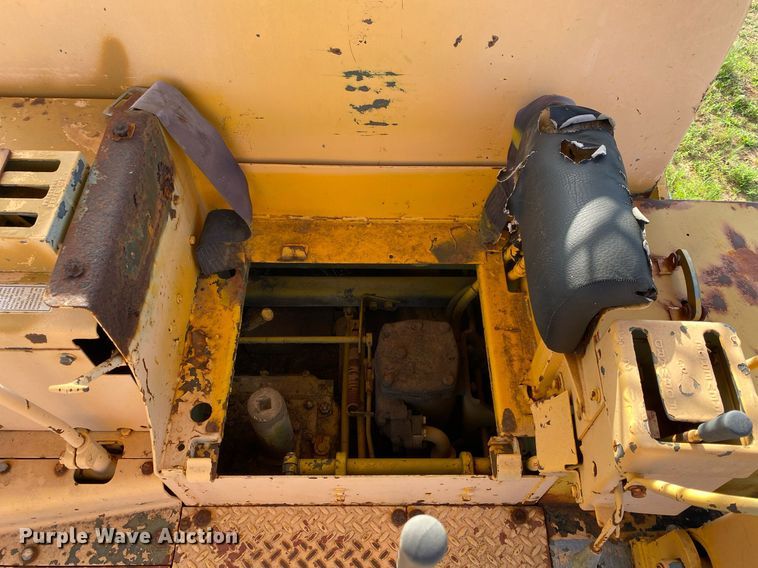 image for item DI7832 1973 Caterpillar D7F  dozer