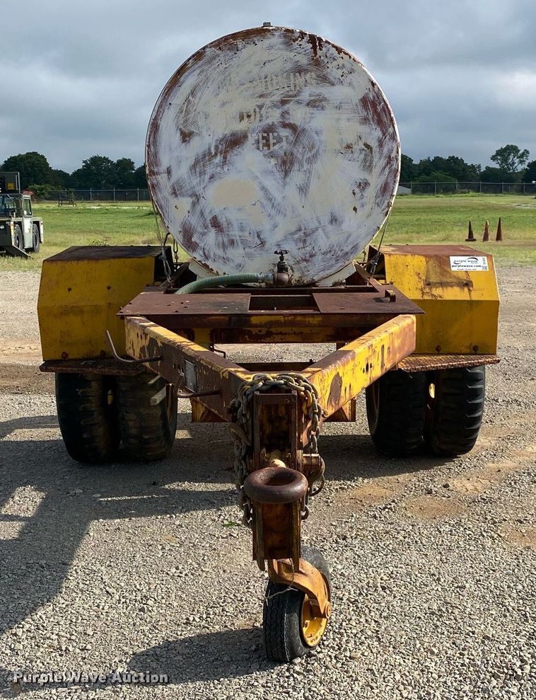 image for item DI7833 Henry Spen & Company  tank trailer