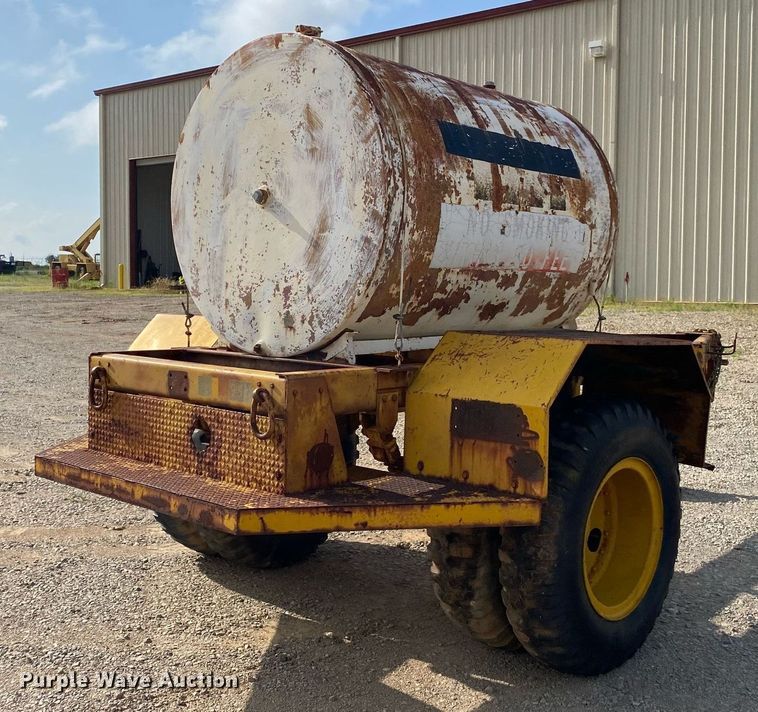 image for item DI7833 Henry Spen & Company  tank trailer