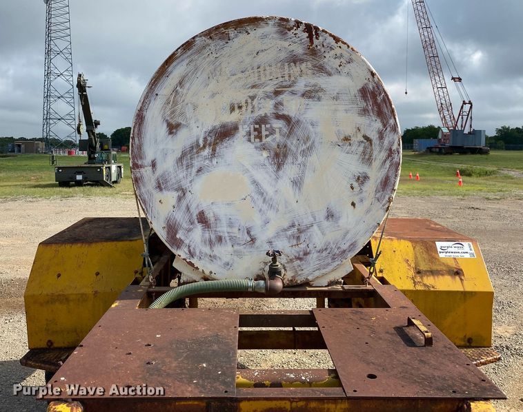 image for item DI7833 Henry Spen & Company  tank trailer