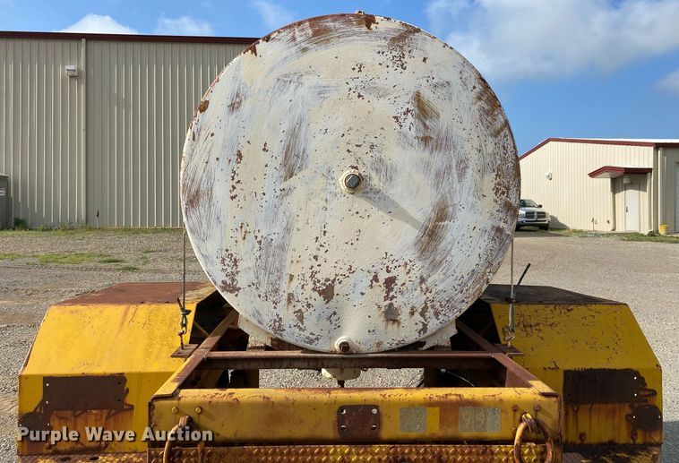 image for item DI7833 Henry Spen & Company  tank trailer