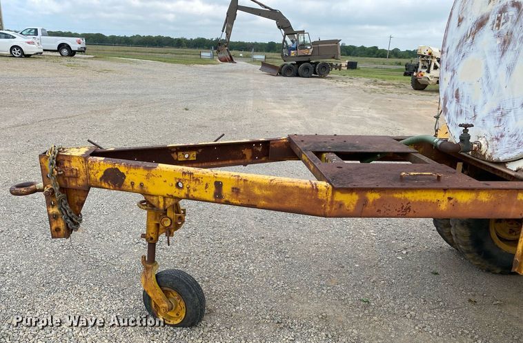 image for item DI7833 Henry Spen & Company  tank trailer