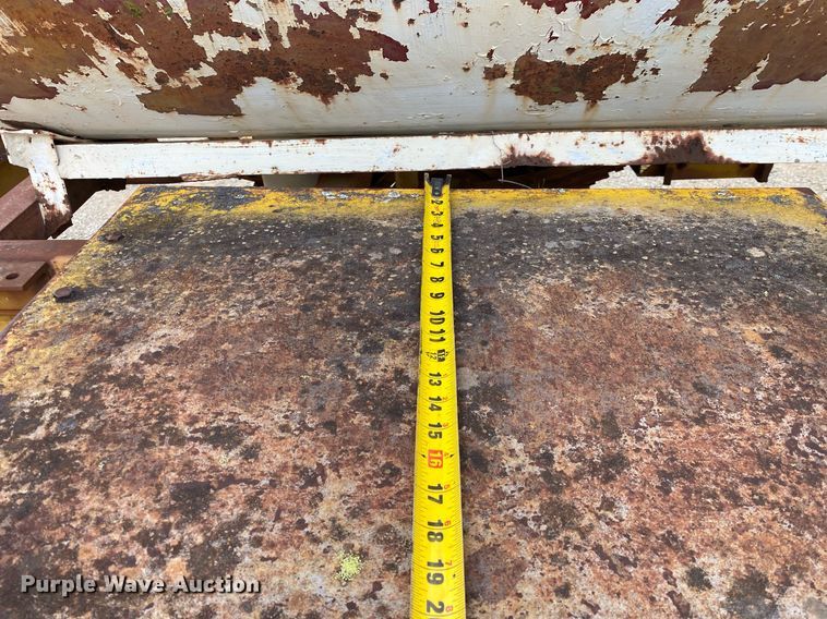 image for item DI7833 Henry Spen & Company  tank trailer