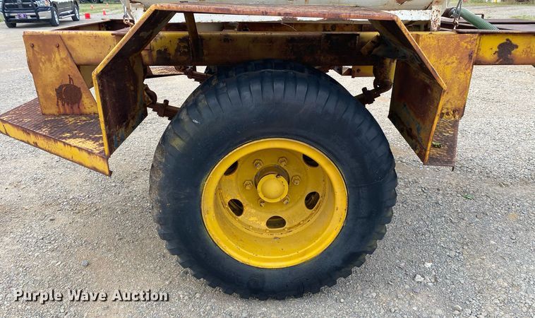 image for item DI7833 Henry Spen & Company  tank trailer