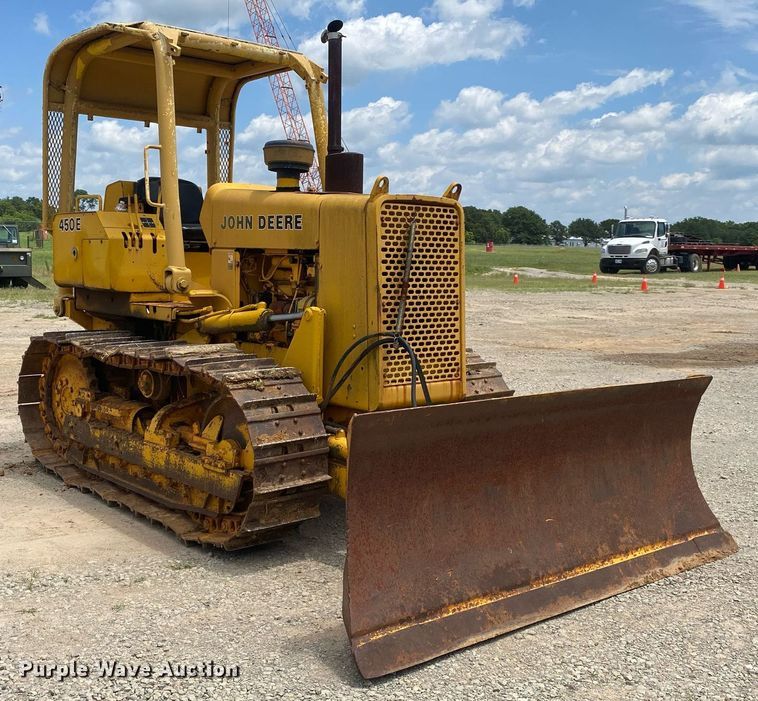 image for item DI7835 1985 John Deere 450E  dozer