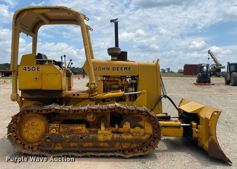 image for item DI7835 1985 John Deere 450E  dozer