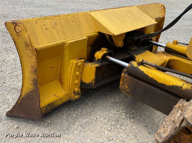 image for item DI7835 1985 John Deere 450E  dozer