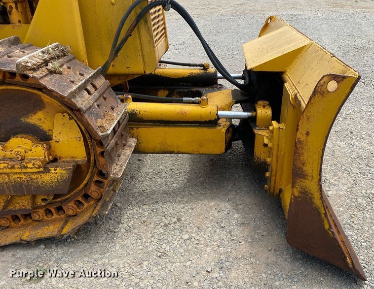 image for item DI7835 1985 John Deere 450E  dozer