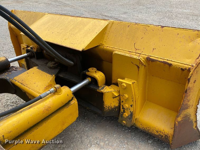 image for item DI7835 1985 John Deere 450E  dozer