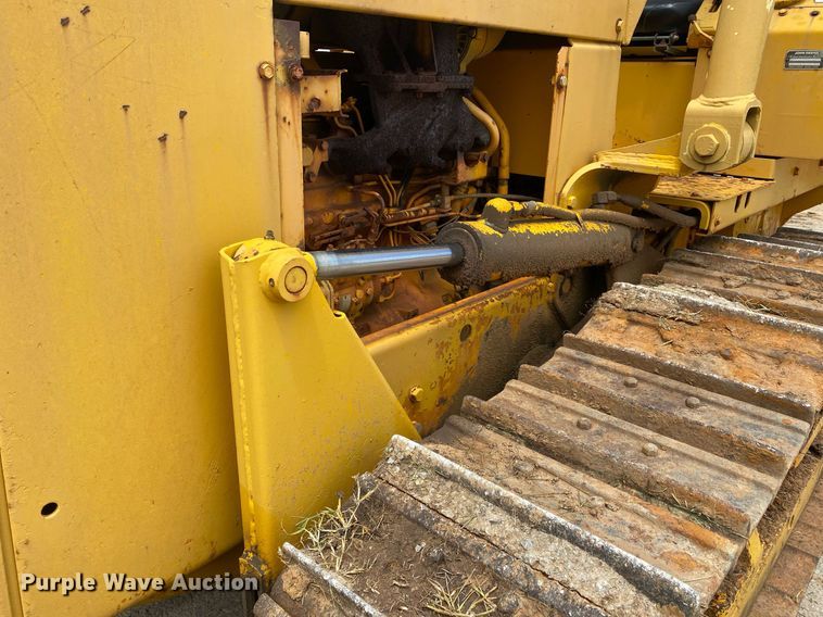 image for item DI7835 1985 John Deere 450E  dozer