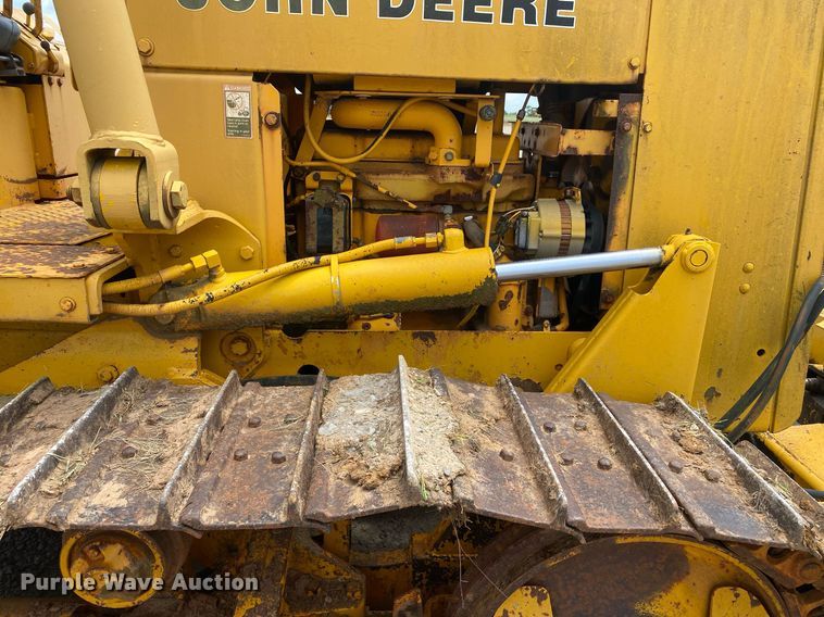 image for item DI7835 1985 John Deere 450E  dozer