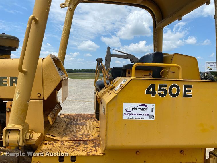 image for item DI7835 1985 John Deere 450E  dozer