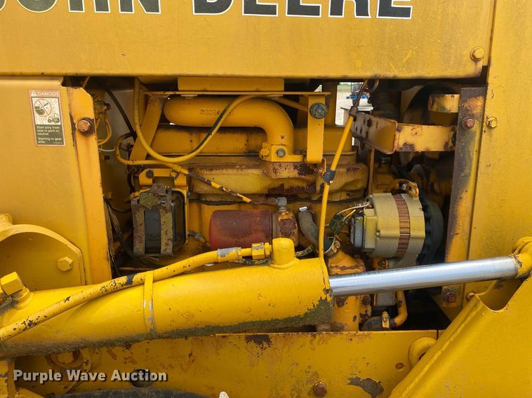 image for item DI7835 1985 John Deere 450E  dozer