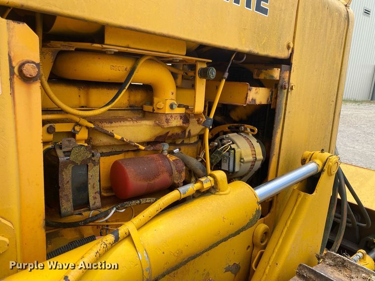 image for item DI7835 1985 John Deere 450E  dozer