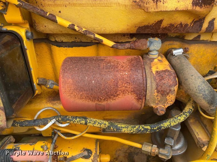 image for item DI7835 1985 John Deere 450E  dozer