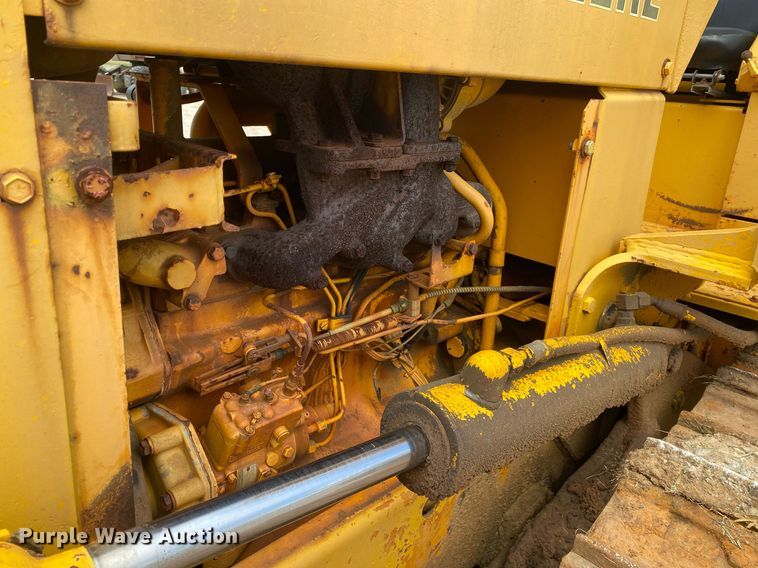 image for item DI7835 1985 John Deere 450E  dozer