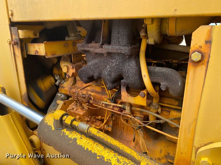 image for item DI7835 1985 John Deere 450E  dozer