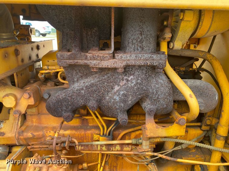 image for item DI7835 1985 John Deere 450E  dozer
