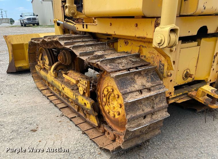 image for item DI7835 1985 John Deere 450E  dozer
