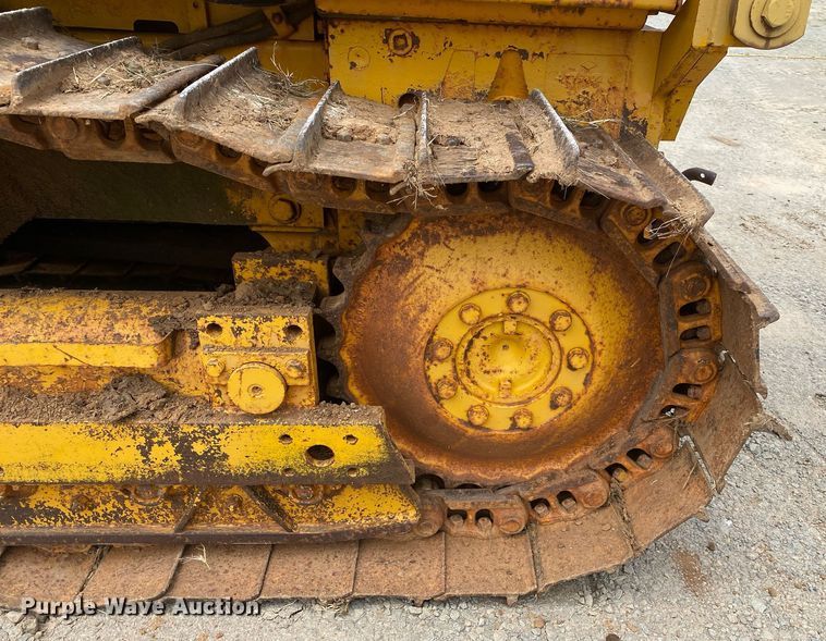 image for item DI7835 1985 John Deere 450E  dozer