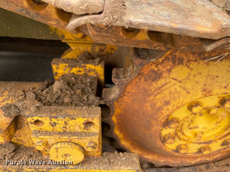 image for item DI7835 1985 John Deere 450E  dozer