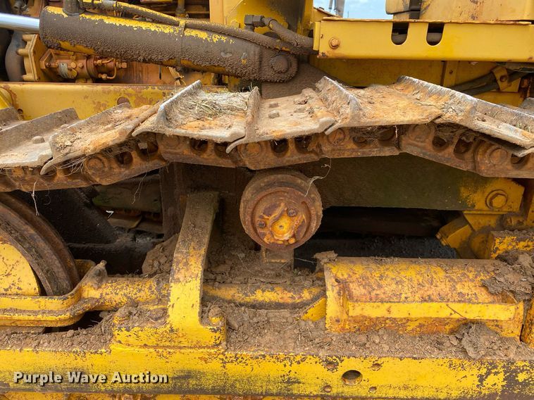 image for item DI7835 1985 John Deere 450E  dozer