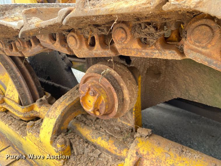 image for item DI7835 1985 John Deere 450E  dozer