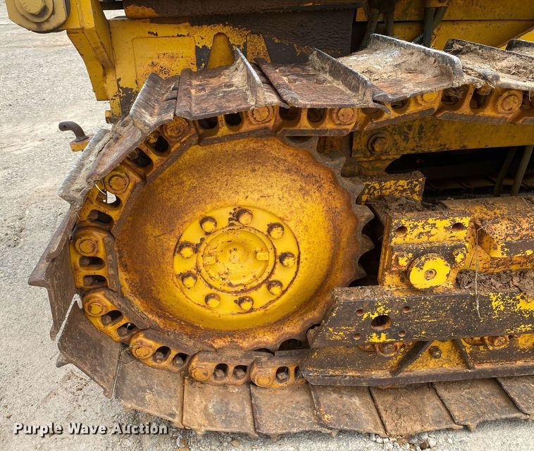 image for item DI7835 1985 John Deere 450E  dozer