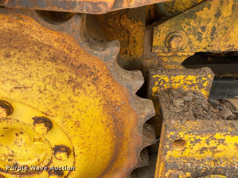 image for item DI7835 1985 John Deere 450E  dozer