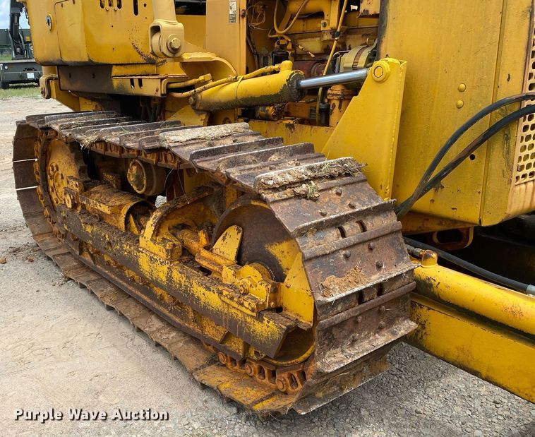 image for item DI7835 1985 John Deere 450E  dozer