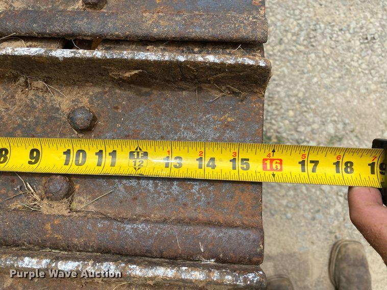 image for item DI7835 1985 John Deere 450E  dozer