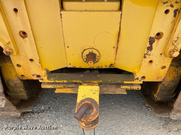 image for item DI7835 1985 John Deere 450E  dozer