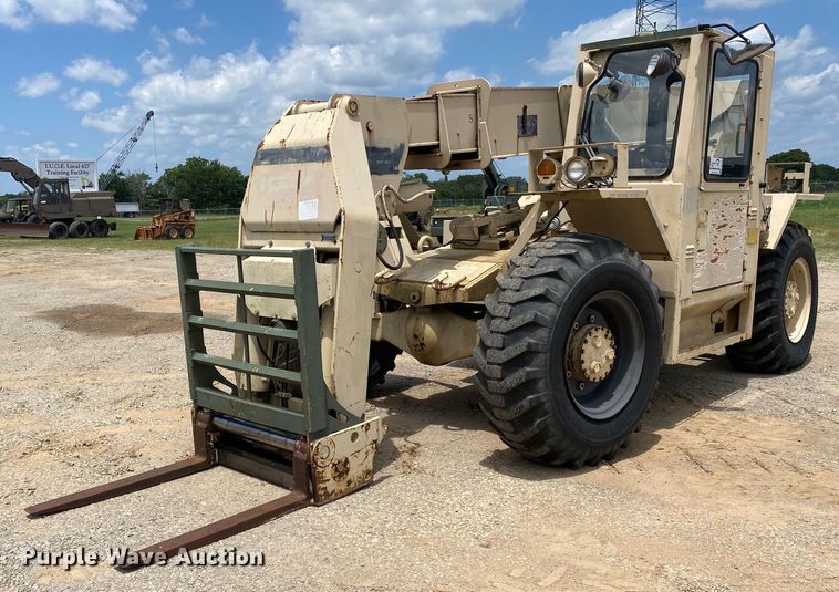 image for item DI7836 1990 SkyTrak 600M  telehandler