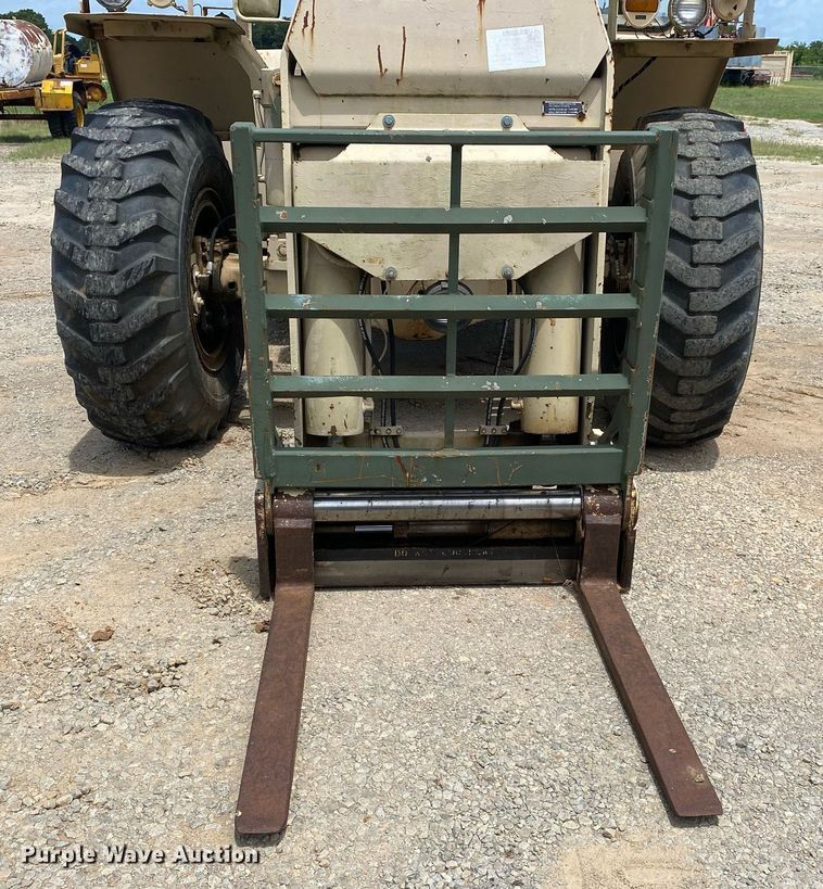 image for item DI7836 1990 SkyTrak 600M  telehandler