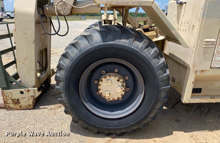 image for item DI7836 1990 SkyTrak 600M  telehandler