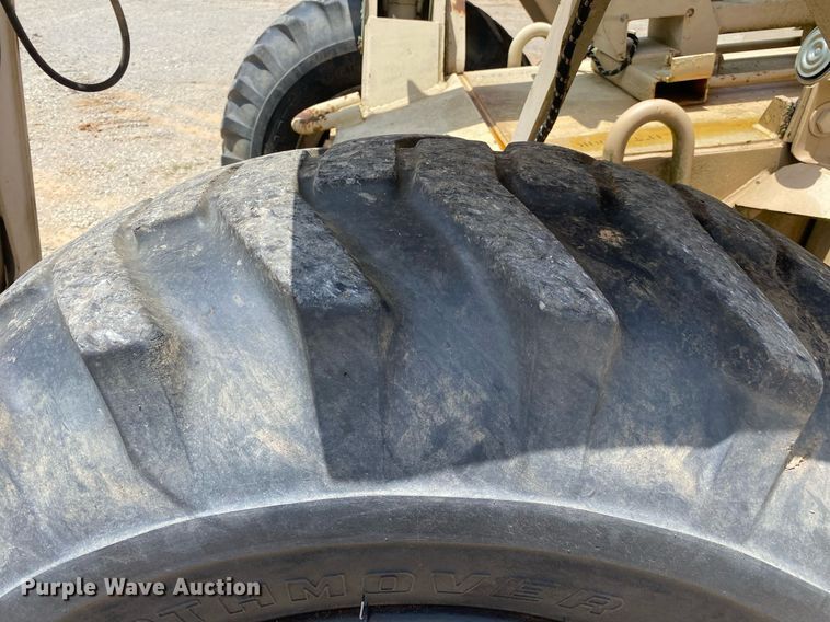 image for item DI7836 1990 SkyTrak 600M  telehandler