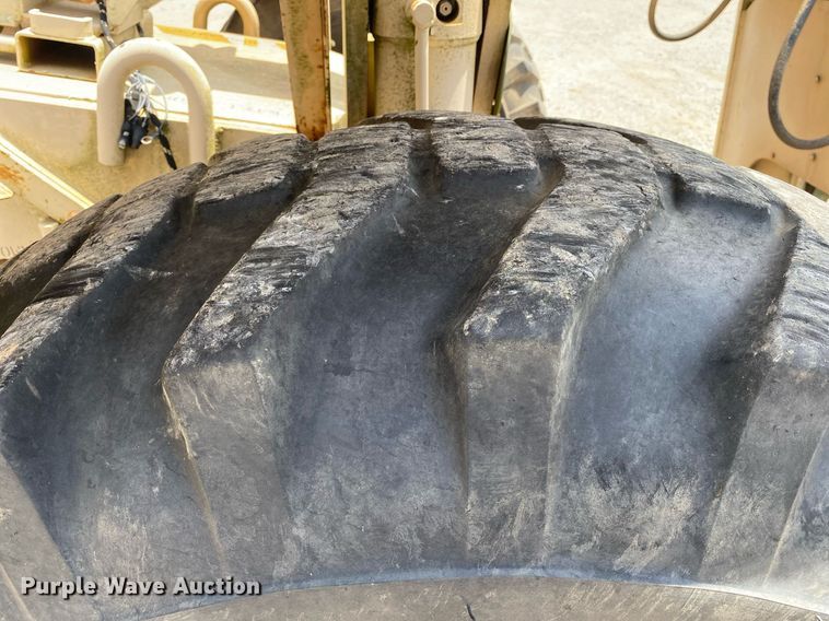 image for item DI7836 1990 SkyTrak 600M  telehandler