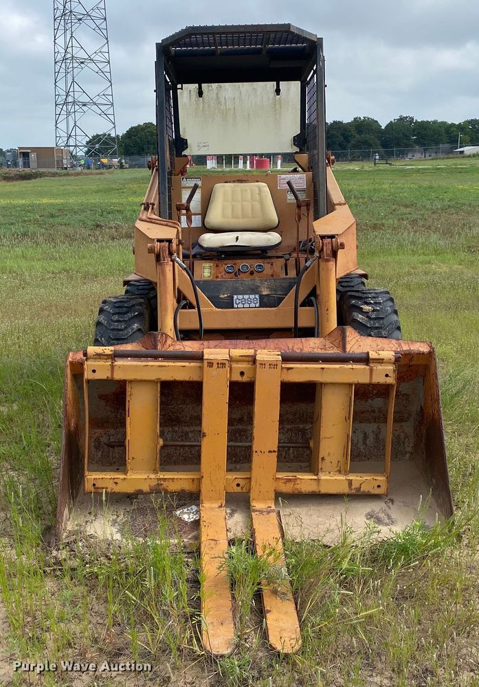 image for item DI7837 1981 Case 1835  skid steer loader