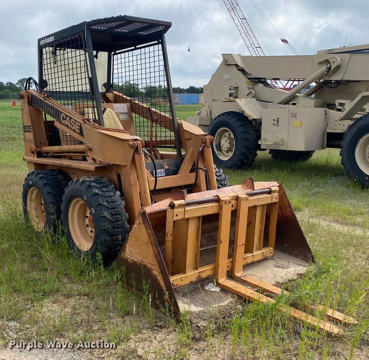 image for item DI7837 1981 Case 1835  skid steer loader
