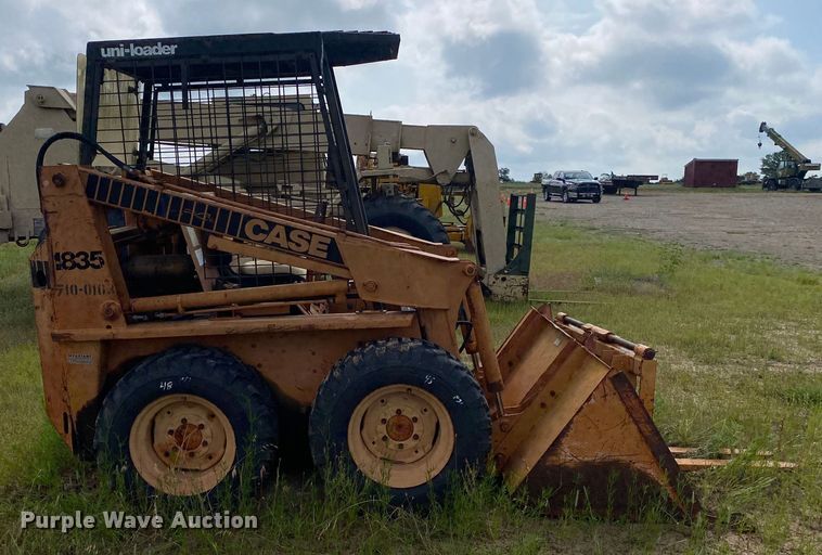 image for item DI7837 1981 Case 1835  skid steer loader