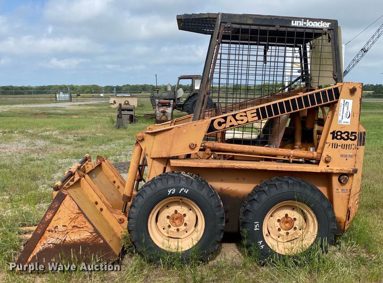 image for item DI7837 1981 Case 1835  skid steer loader