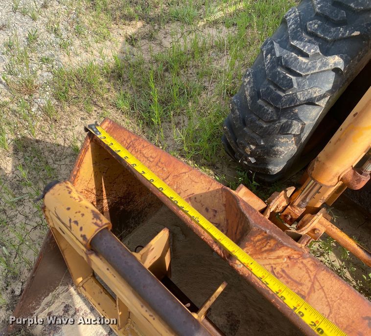 image for item DI7837 1981 Case 1835  skid steer loader