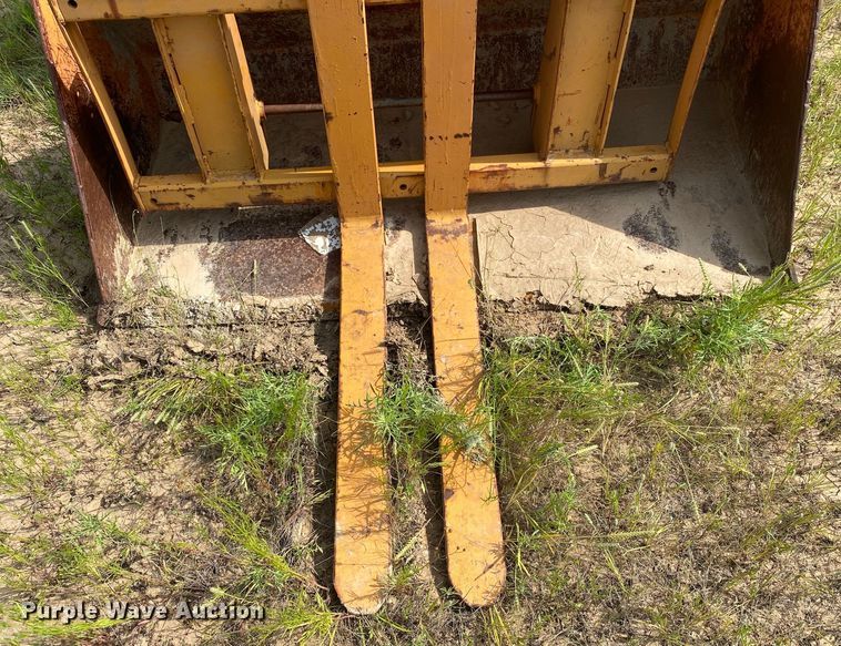 image for item DI7837 1981 Case 1835  skid steer loader