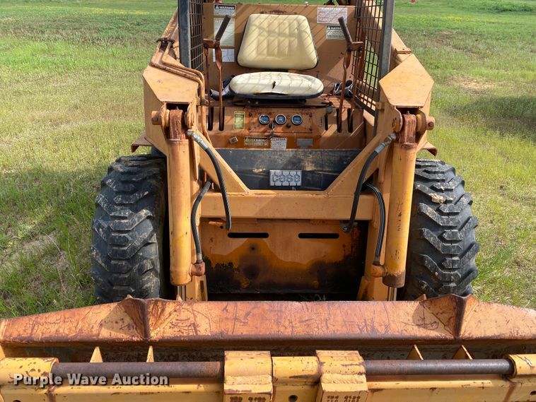 image for item DI7837 1981 Case 1835  skid steer loader