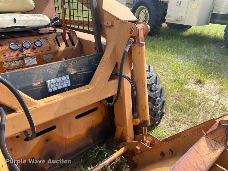 image for item DI7837 1981 Case 1835  skid steer loader